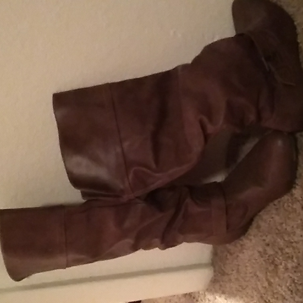 Brown boots size 7 1/2 like new